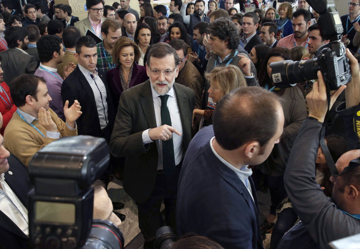 Rajoy defiende que el cambio económico es ya una realidad: «España está renaciendo»