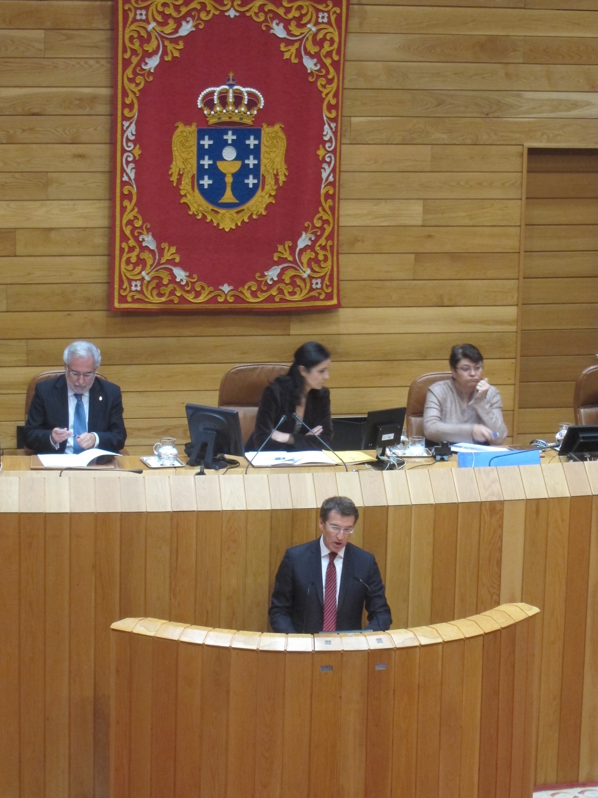 Feijóo propone cinco leyes gallegas anticorrupción y de transparencia y pide «aportaciones» de la oposición