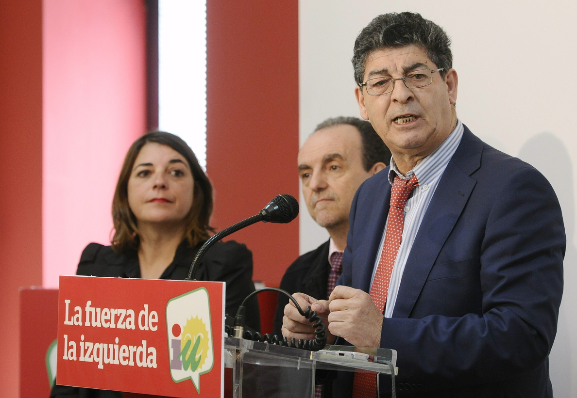 Maíllo no quiere pensar en un pacto con el PSOE y alerta de la «deslealtad» de Díaz