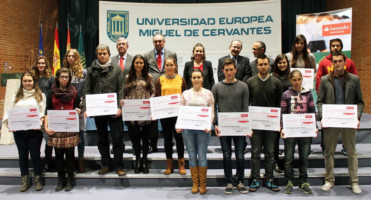 La UEMC de Valladolid entrega sus becas de Excelencia Banco Santander, de las que se beneficiarán 19 alumnos