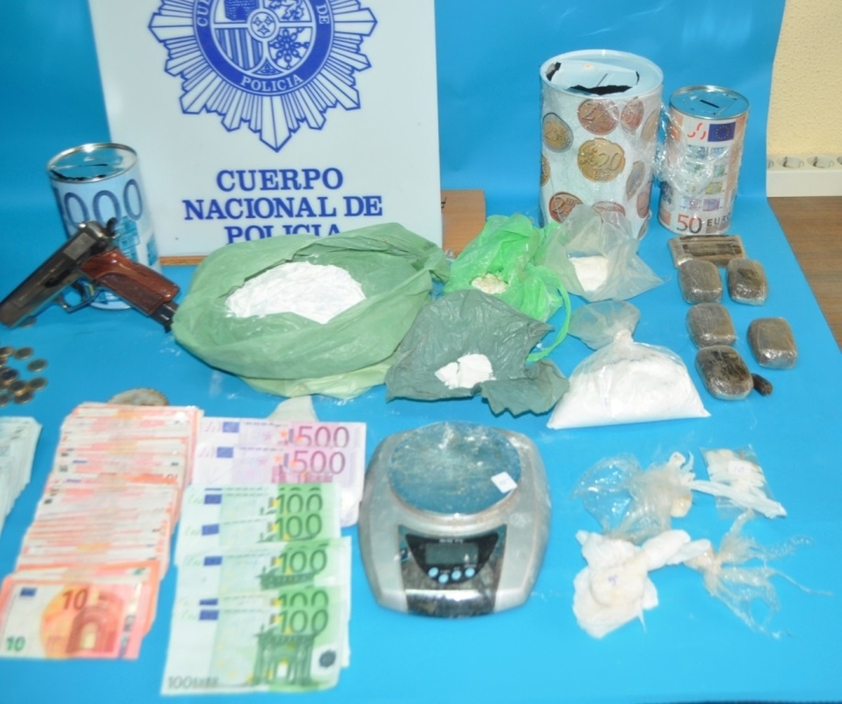Desarticulados tres grupos dedicados al tráfico de drogas en la provincia y detenidas 17 personas