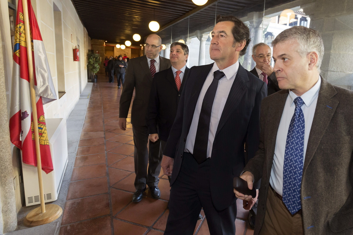 La Junta de Castilla-León y el comité de empresa de Nissan Avila reanundan las negociaciones