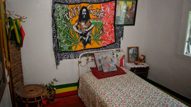 Así era la casa donde nació y descansan los restos de Bob Marley