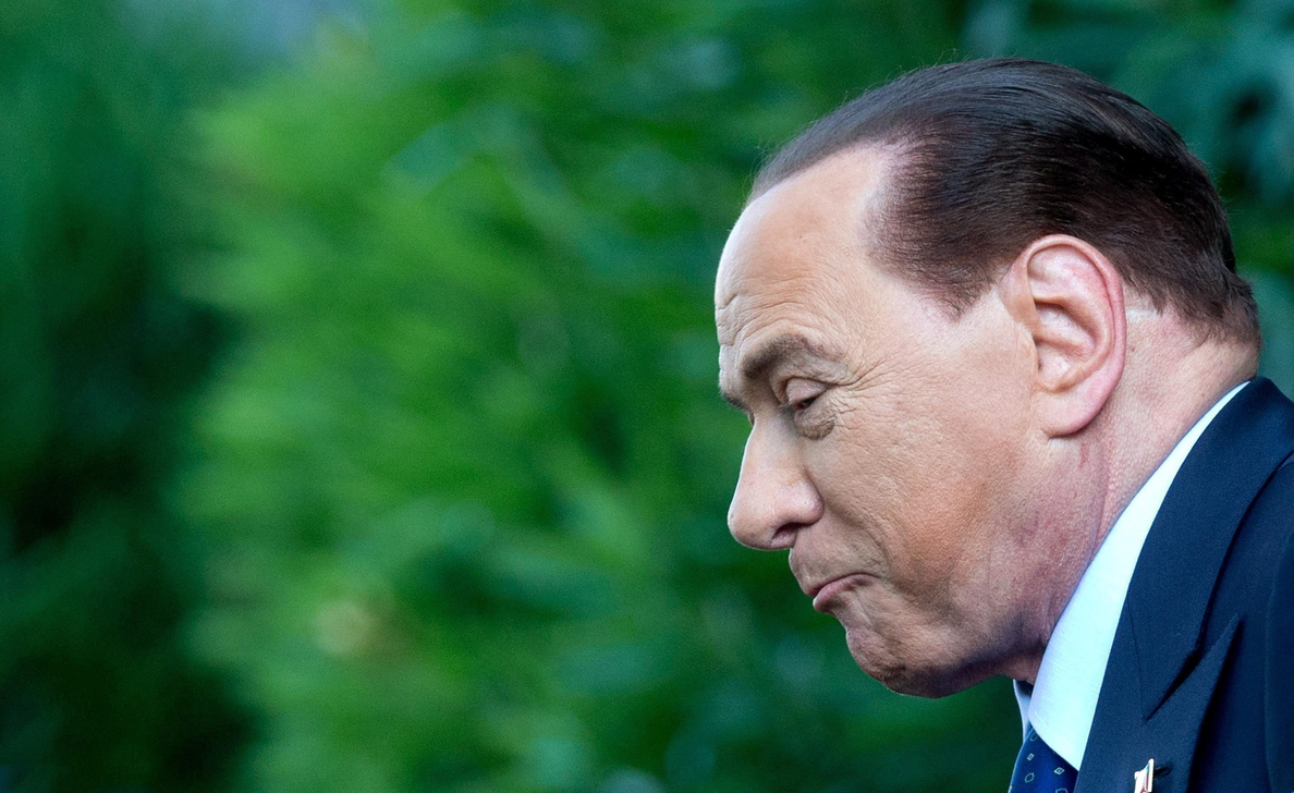 Renzi podría verse obligado a convocar elecciones en un año, empujado por Berlusconi