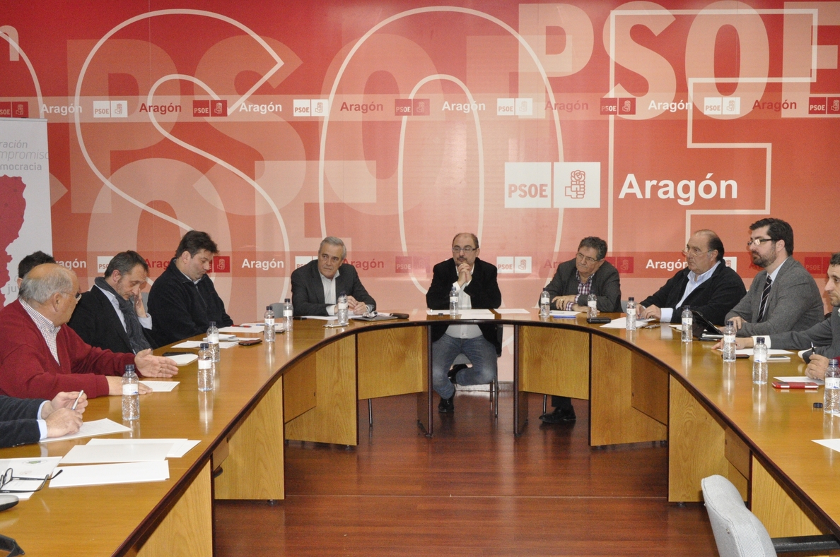 Lambán (PSOE) propone una reforma legislativa para «aliviar» el coste energético en la agricultura