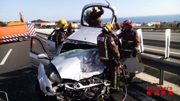 Policía atribuye a un error el accidente en el Eix Transversal (Barcelona) al circular un coche en sentido contrario