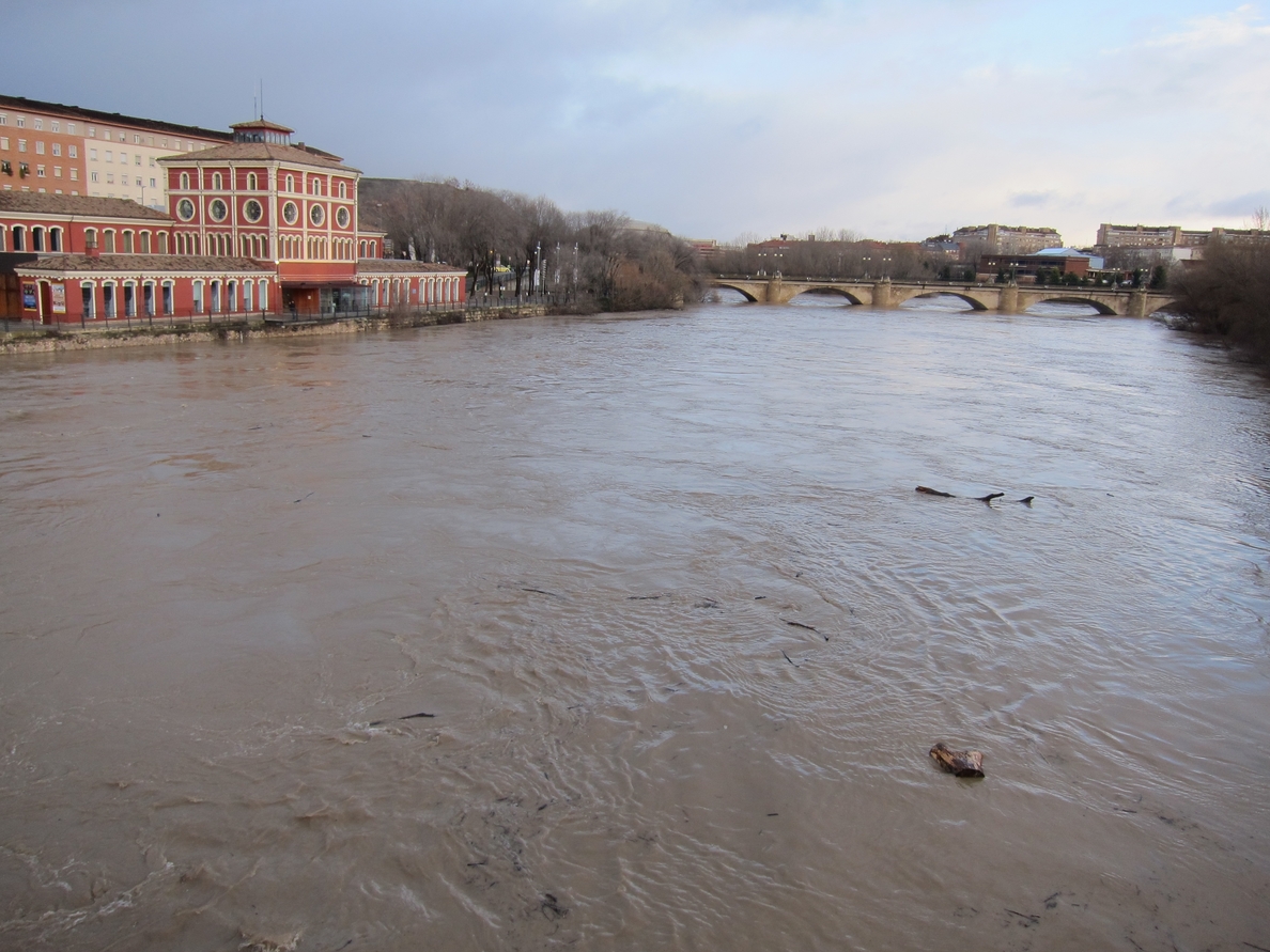El río Ebro espera hoy un caudal aproximado de 820 m3/s a su paso por Logroño