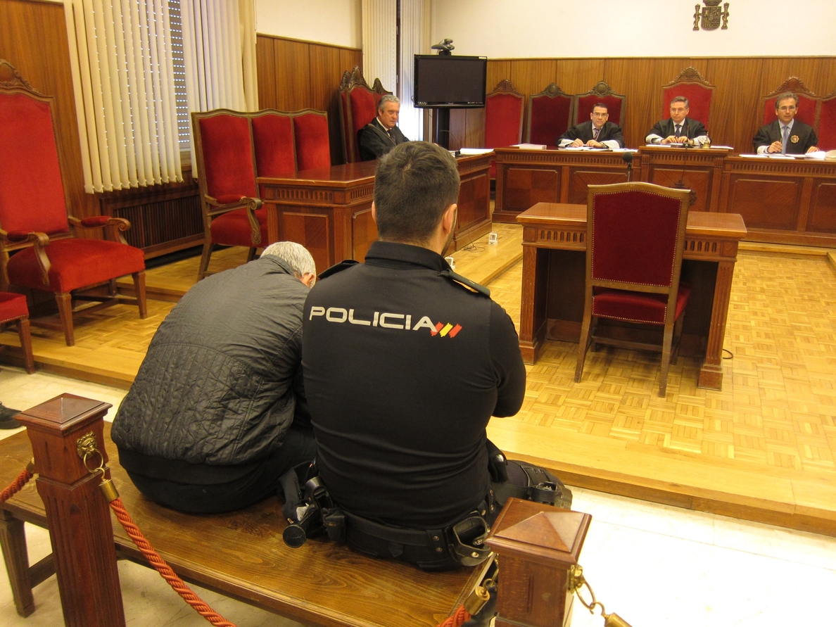 El acusado de asesinar a su mujer en Alcolea (Córdoba) dice que «fue un arrebato»