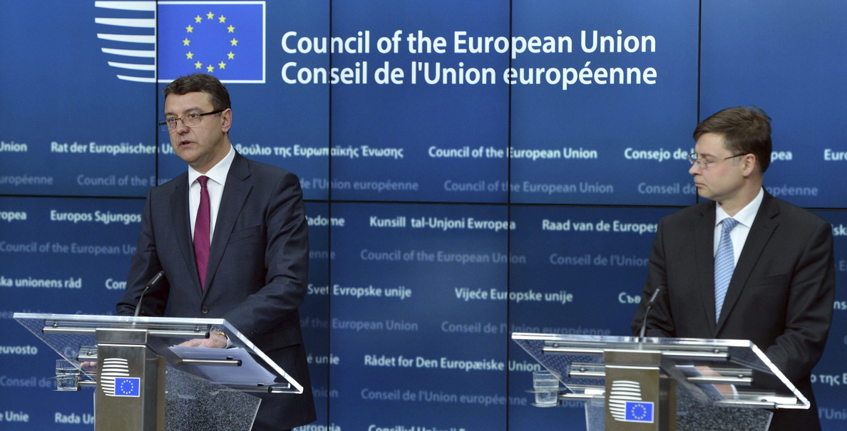 Bruselas sitúa a España entre los países con desequilibrios y pide acciones «decisivas»