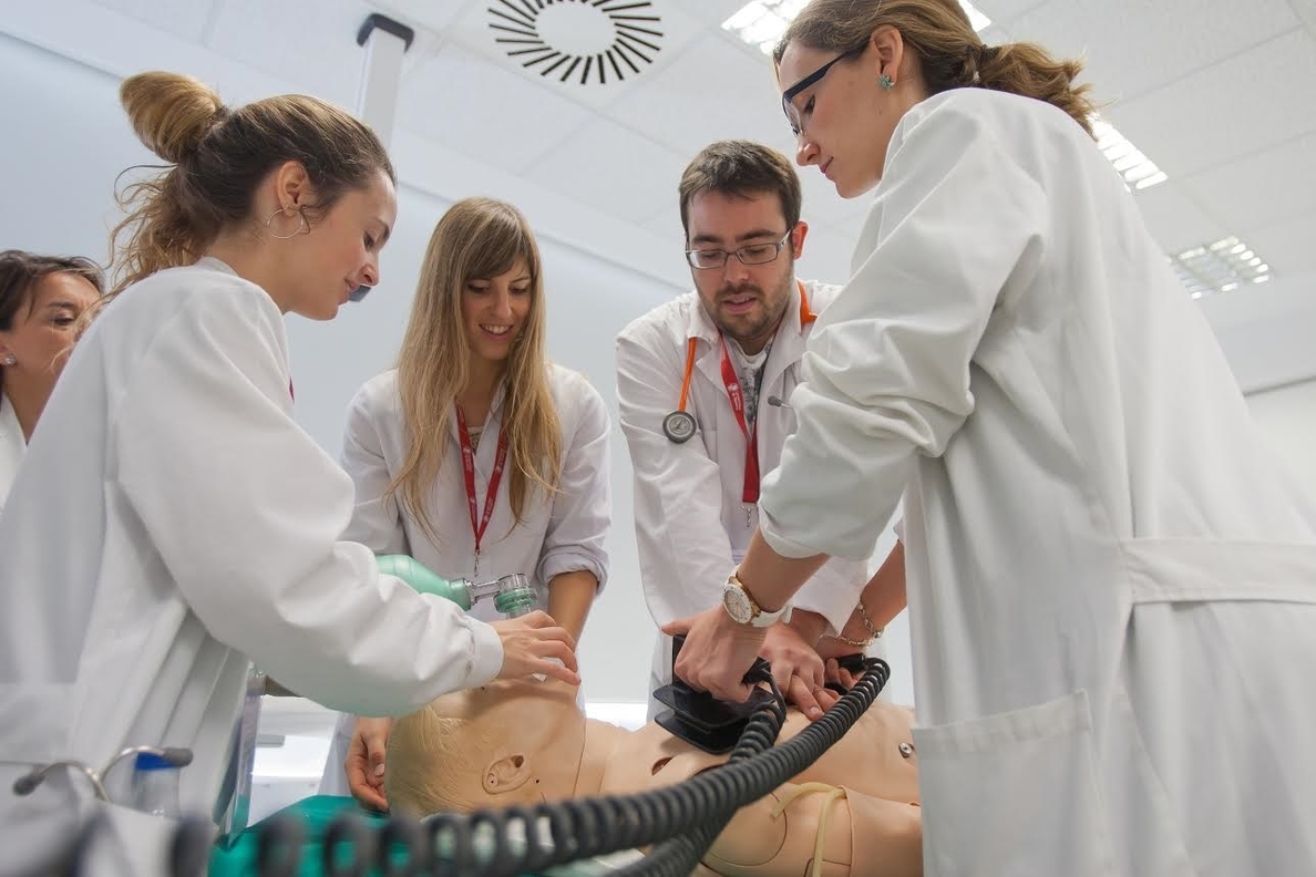 El Centro de Simulación de la Universidad de Navarra ofrecerá formación sobre primeros auxilios en la infancia