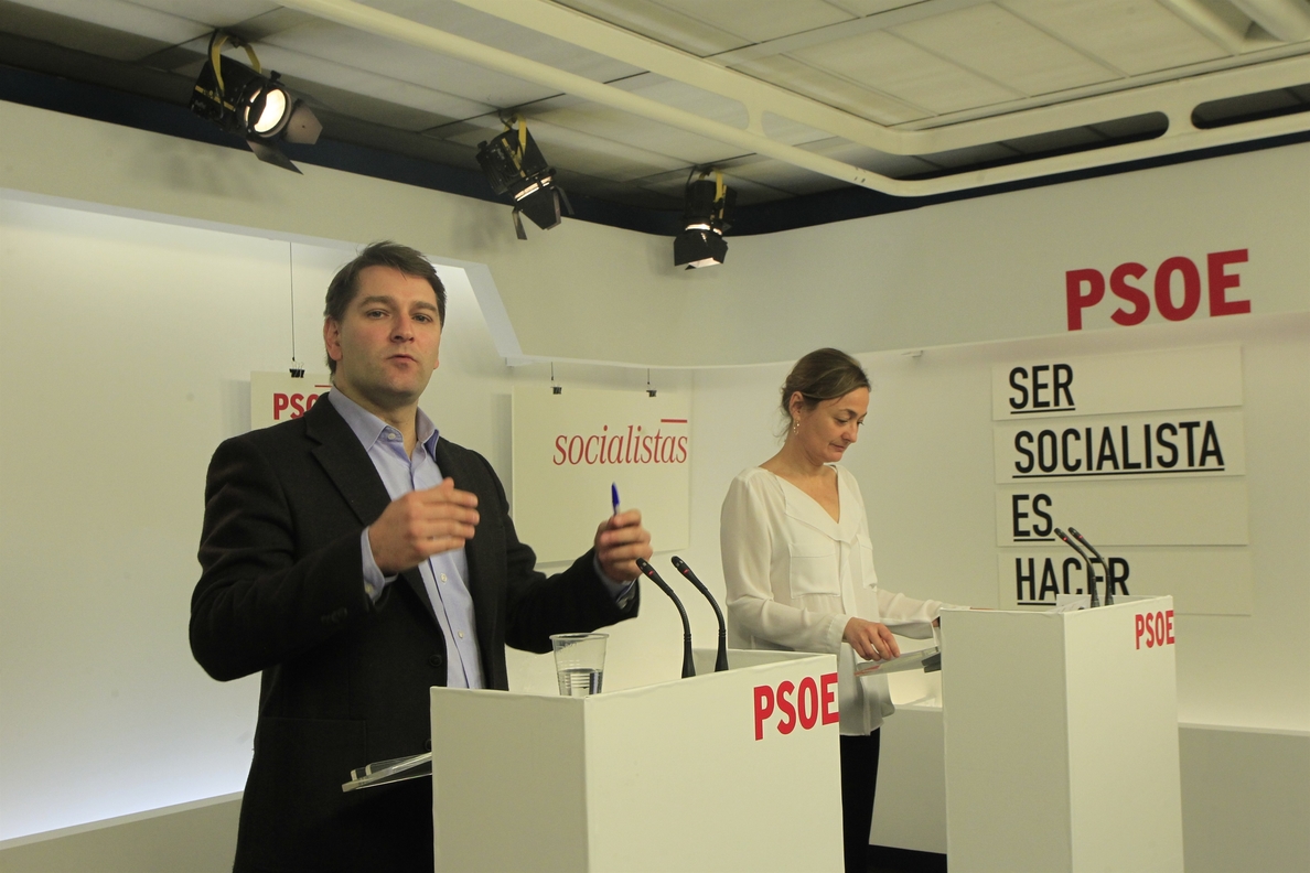 El PSOE acusa a Rajoy de «regalar» 1.500 millones a CEOE a costa de la caja de la Seguridad Social