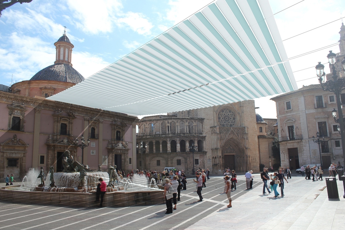 La Audiencia confirma que el Ayuntamiento podrá desplegar el toldo en la Plaza de la Virgen