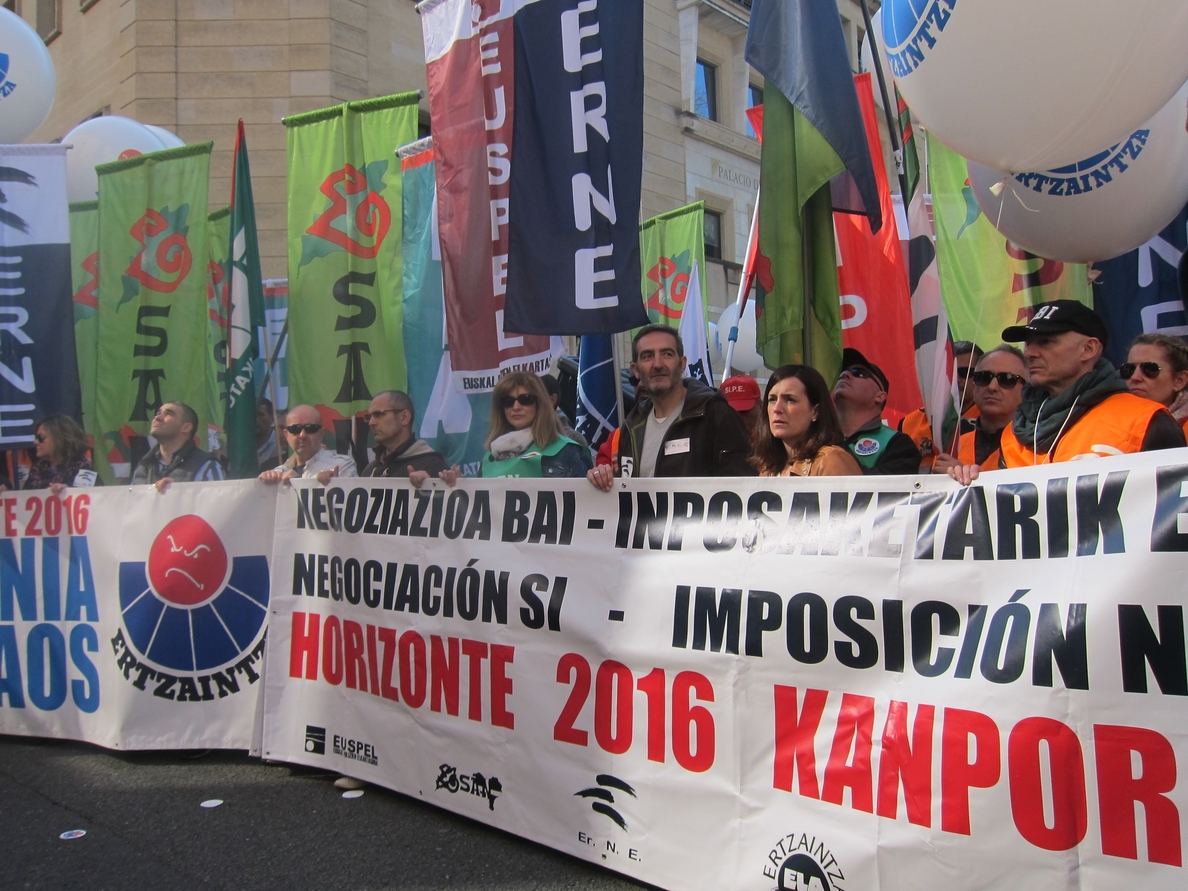 Sindicatos de Ertzaintza piden a Gobierno vasco una negociación «real y sin imposiciones para recuperar sus derechos»