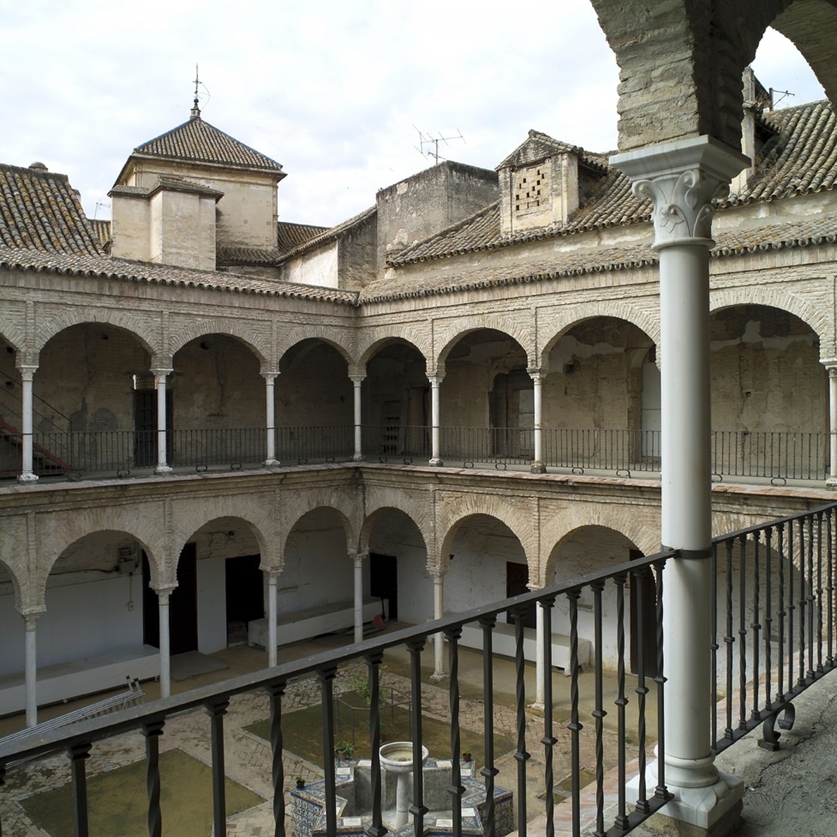 Arranca la restauración del antiguo convento de Santa María de los Reyes para continuar con su uso público