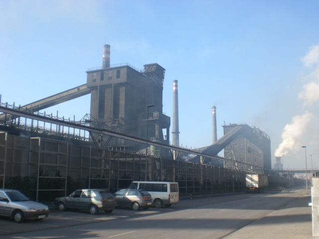 CCOO pide a Arcelor que reflexiones tras el «seguimiento masivo» del paro por el despido de una trabajadora