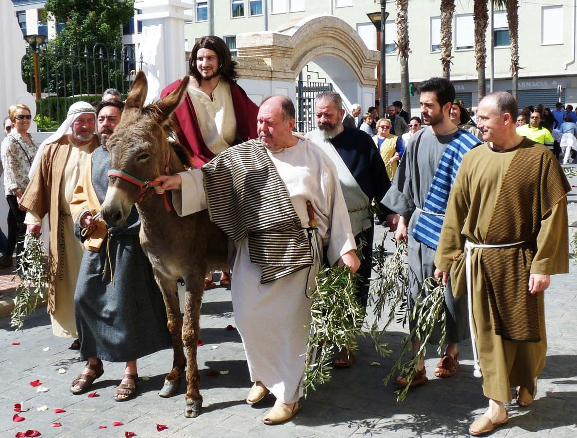 S.Benetússer escenifica la entrada de Jesús en Jerusalén