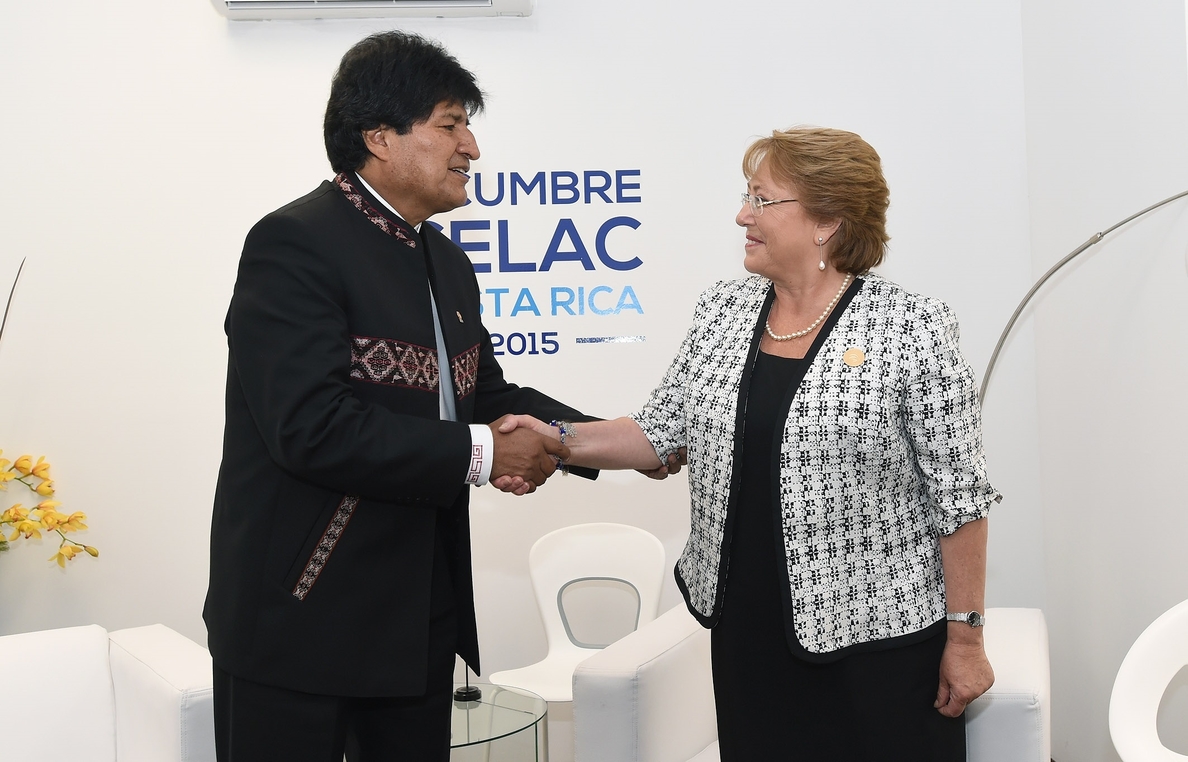 Morales destituye al ministro de Defensa tras un incidente diplomático con Chile