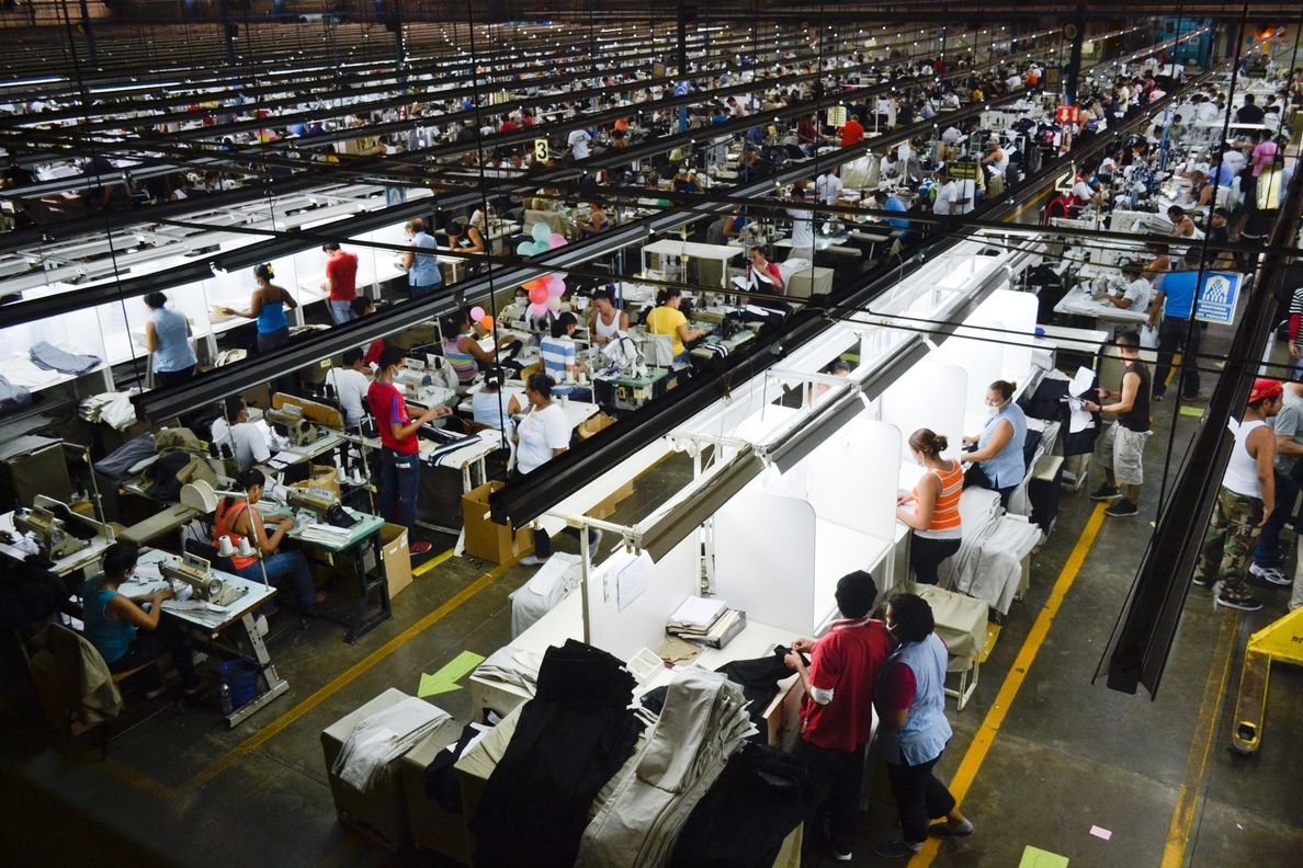 Oxfam denuncia la explotación laboral en las maquiladoras textiles de Centroamérica