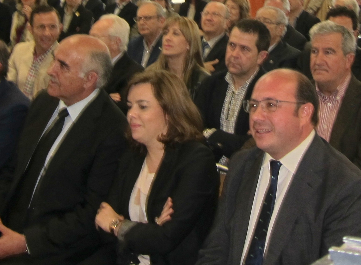 Sáenz de Santamaría: Consejo Ministros aprobará nuevo paquete medidas apoyo a autónomos y economía social