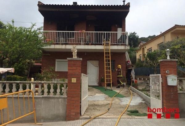 Muere un anciano en un incendio en una casa de Piera (Barcelona)