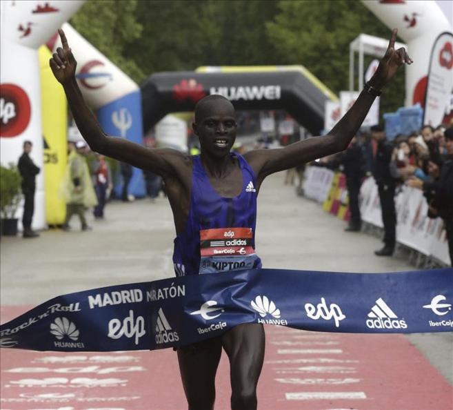 El keniata Kiptoo repite triunfo en el maratón de Madrid