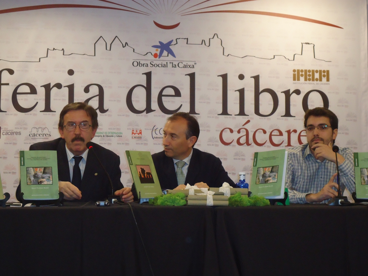 Diputación de Cáceres presenta en la Feria del Libro dos publicaciones incluidas en la colección de »Estudios Locales»