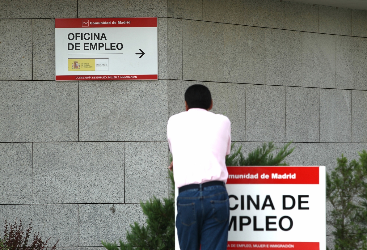 PP, PSOE y CiU plantean reformar la financiación de las prestaciones y subvenciones por desempleo