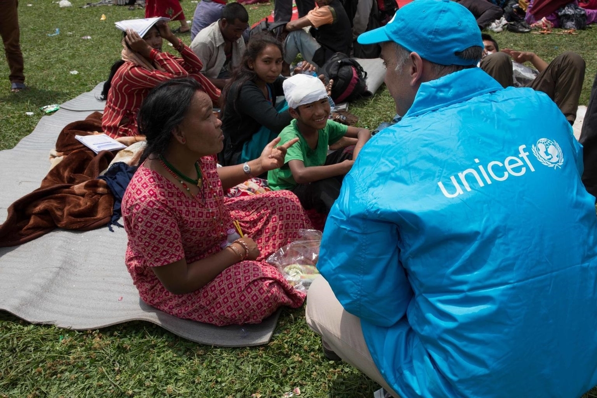 UNICEF alerta de que casi un millón de niños necesitan ayuda tras el terremoto de Nepal