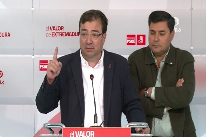 Vara reitera que no tiene un pacto con Podemos y ve a un PP que «se está desplomando»