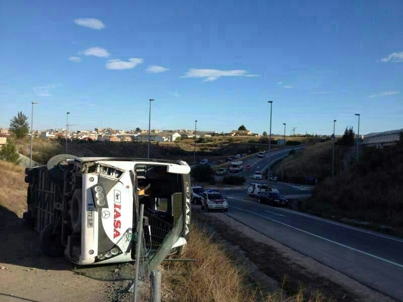Un total de 13 heridos en los 12 accidentes del Puente de Mayo en las carreteras de la Región