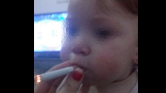 Polémica en Instagram por la foto de una niña fumando un cigarrillo