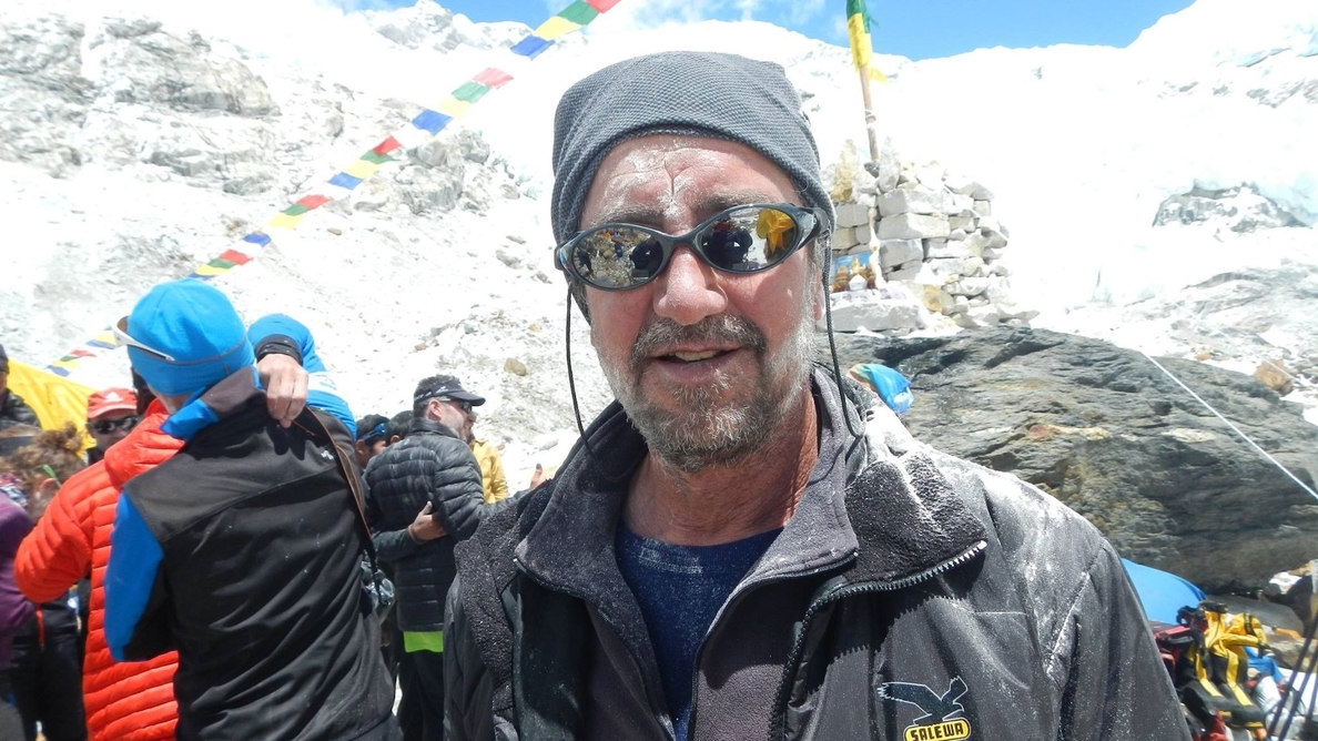 Regresa a casa el alpinista almeriense que se vio afectado por el primer terremoto sucedido en Nepal