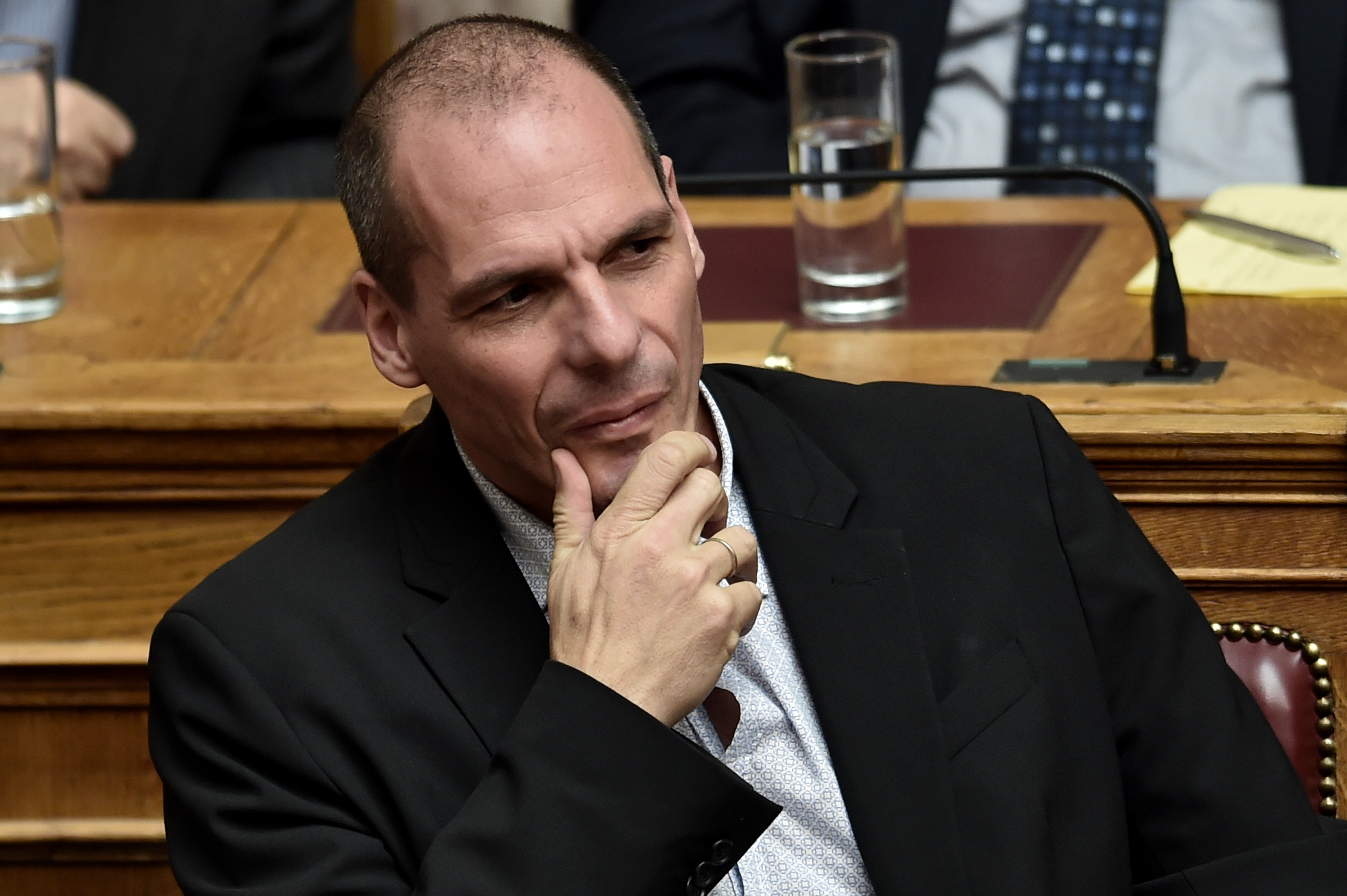 Varoufakis prefiere dejar de pagar al FMI que a los funcionarios