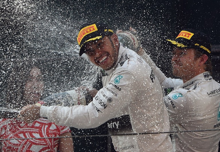 Hamilton empieza dominando por delante del sorprendente Verstappen