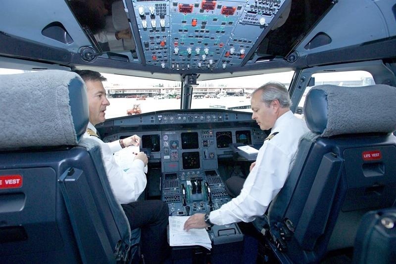 El Colegio Oficial de Pilotos pide reforzar la formación aérea