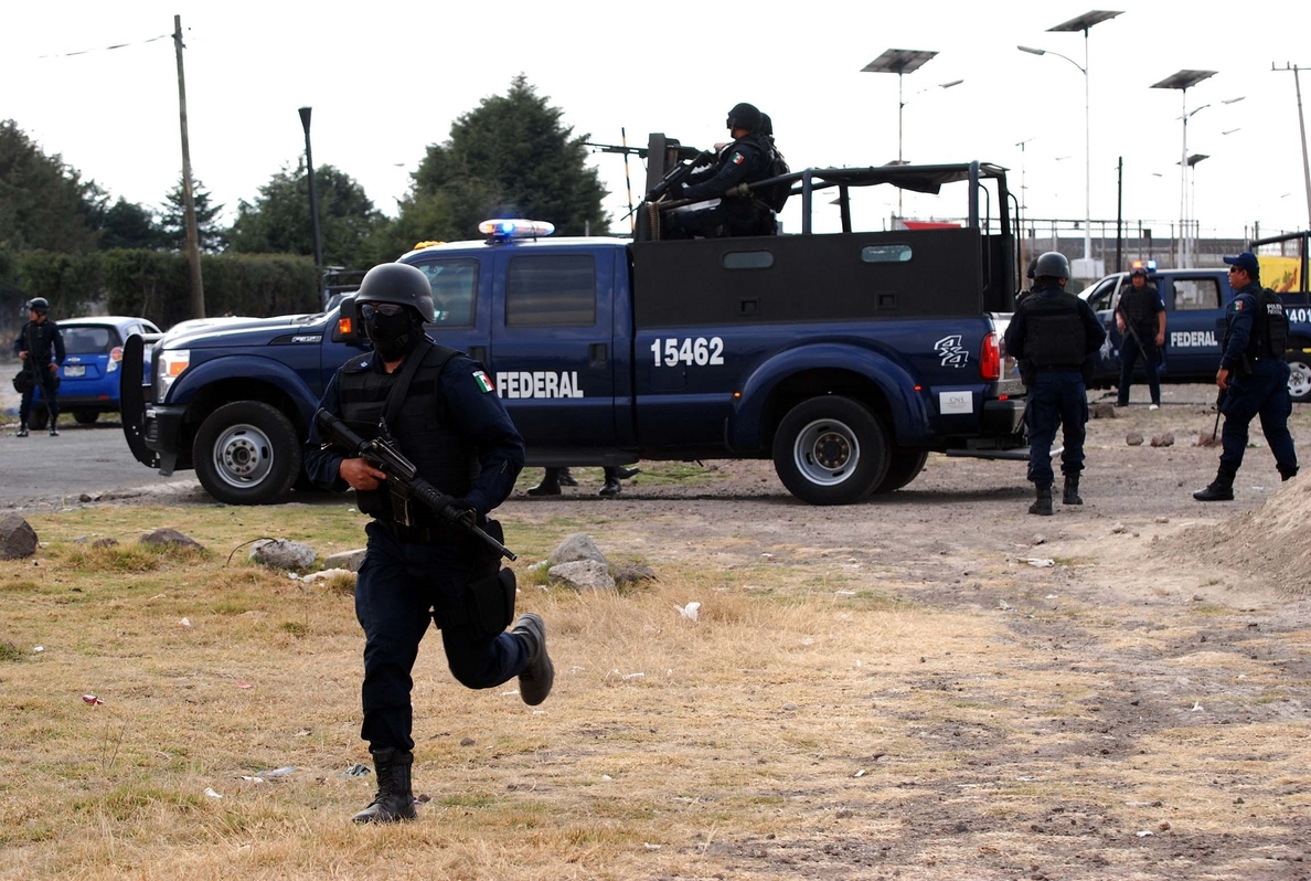 43 muertos en una emboscada del crimen organizado contra la Policía en México