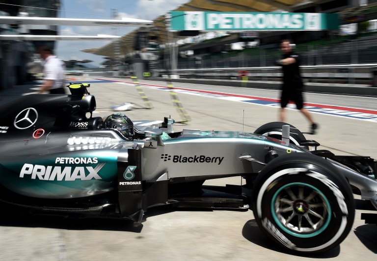 Rosberg gana por tercer año en Mónaco tras un error de Hamilton