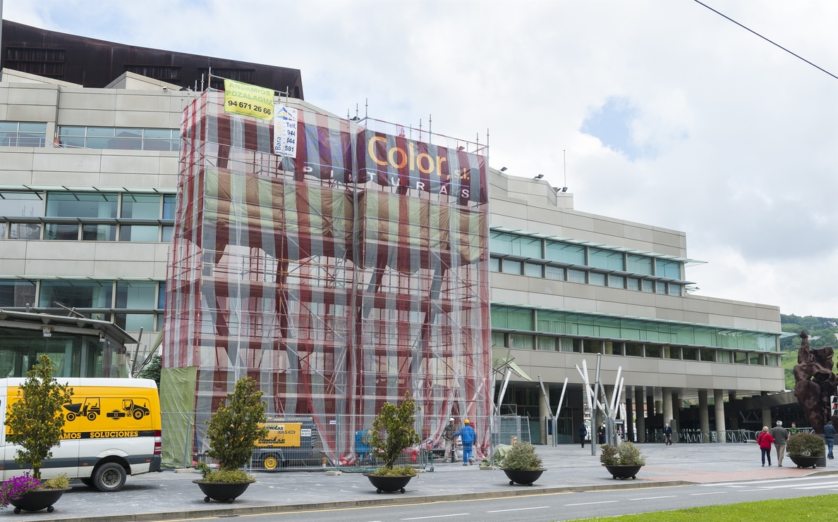 El Palacio Euskalduna de Bilbao instalara en su exterior una macropantalla informativa de alta definición