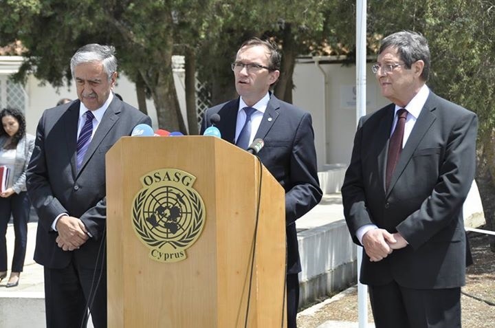 Los líderes chipriotas acuerdan abrir más puntos de paso y conectar la red eléctrica