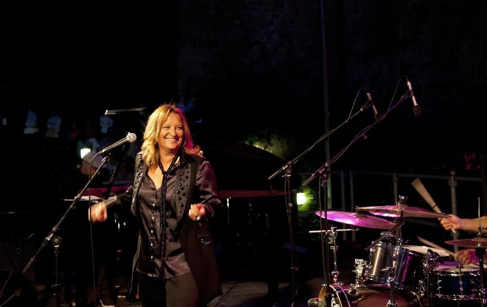 Patricia Kraus presenta este sábado en Civivox Iturrama su último trabajo »Divazz», que combina música blues y jazz