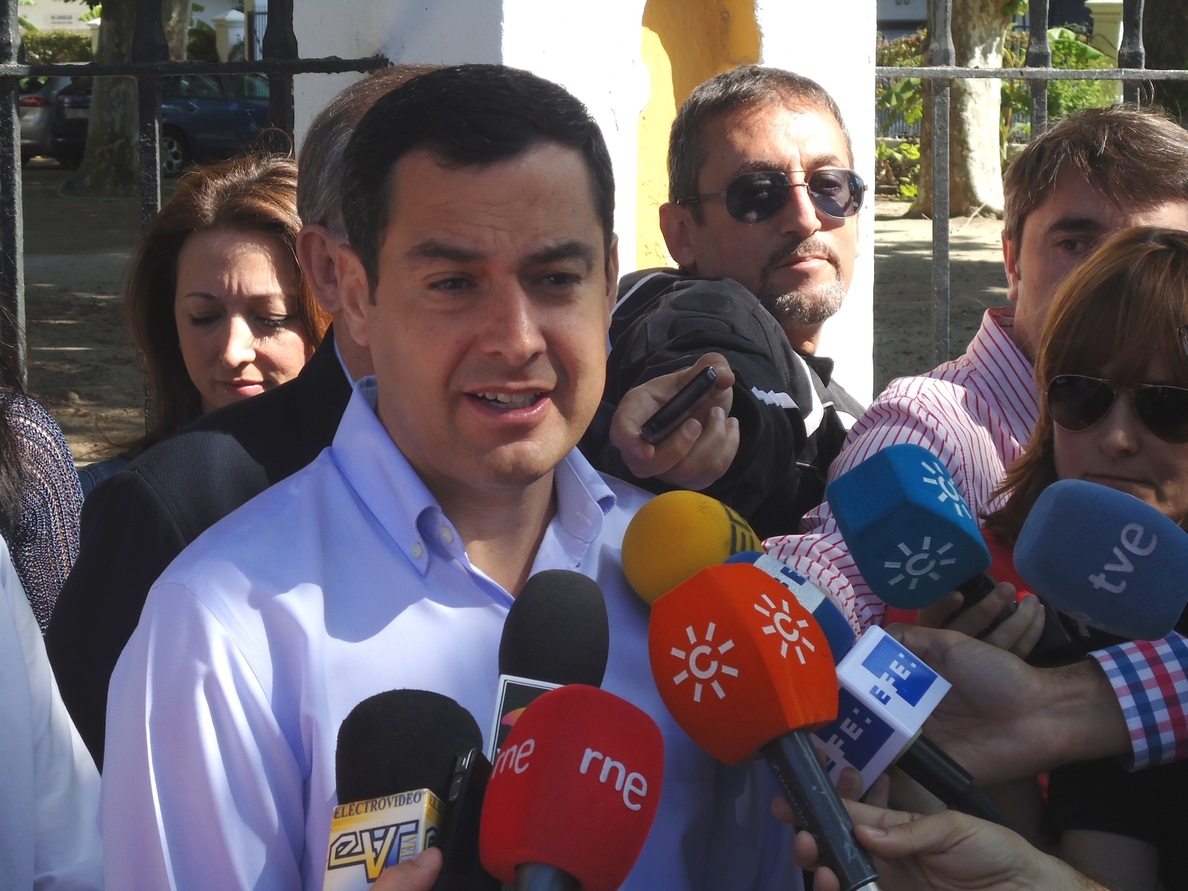 Moreno reclama a Díaz que se distancie de la estrategia de Sánchez y «rompa con los frentes contra el PP»
