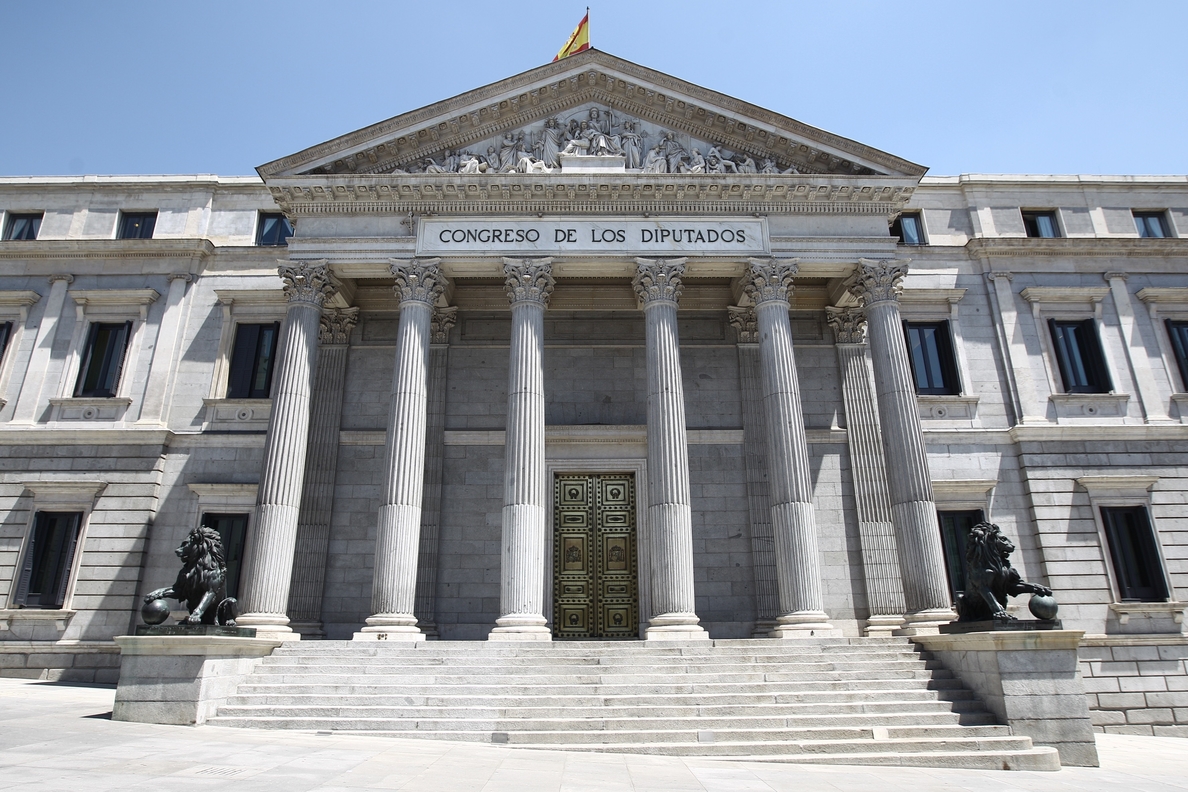 La Ley de Patentes sale del Congreso con el apoyo de PP y CiU y la abstención de PSOE e IU-ICV