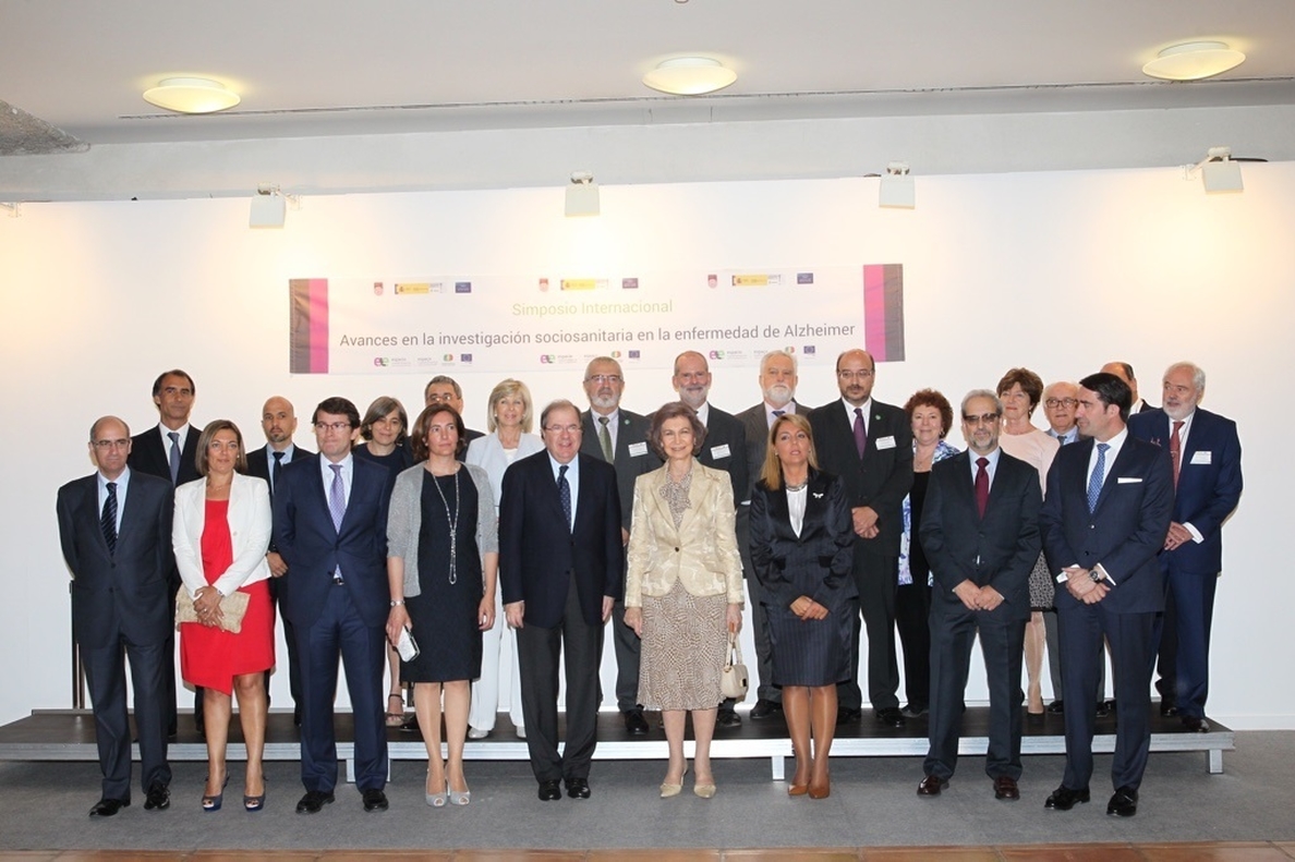 La Reina Sofía preside el III Simposio Internacional sobre Avances Sociosanitarios en Alzhéimer