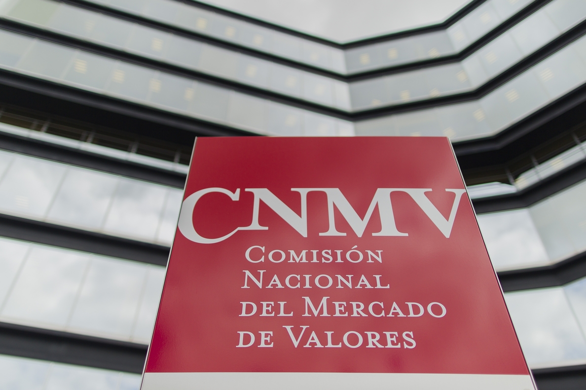 La CNMV alerta de dos entidades que no están facultadas para prestar servicios de inversión