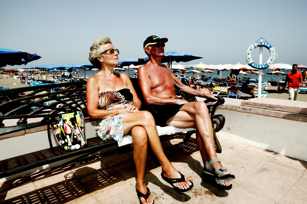 Quirón recorrerá las playas de Murcia para informar sobre la necesidad de proteger la piel del sol