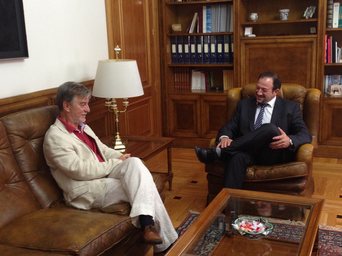El presidente de la DPT expresa al alcalde de Zaragoza su deseo de luchar contra la despoblación