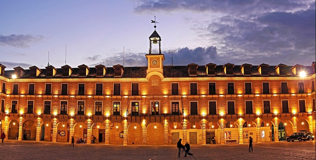 La Plaza Mayor de Ocaña (Toledo), escenario del intento de Récord Guiness de jugadores de tenis de mesa el 19 de julio