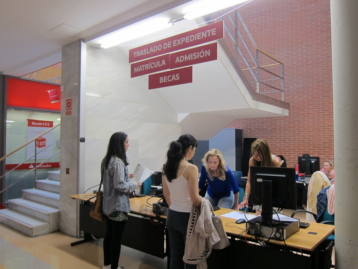 El precio de la matrícula universitaria en La Rioja sube un 35,7% de 2008 a 2013