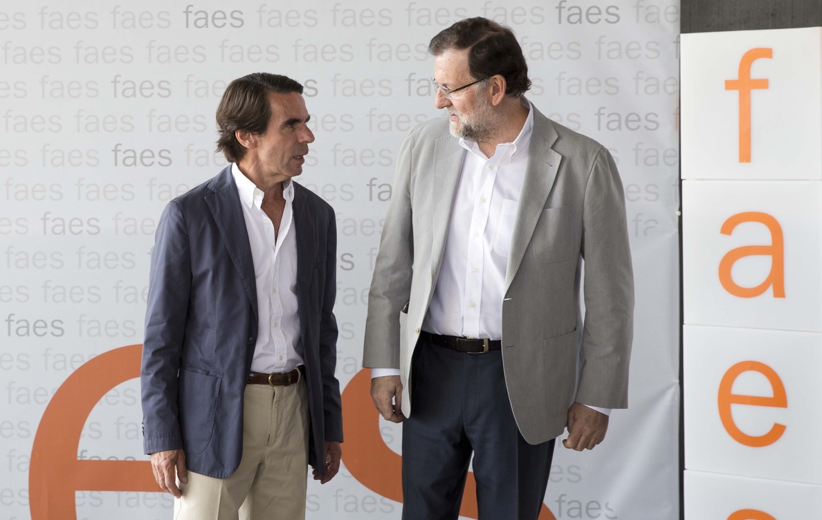 Aznar desea «mucho éxito» a Rajoy en las generales y el presidente responde que tiene «ilusión» y trabajará para ganar