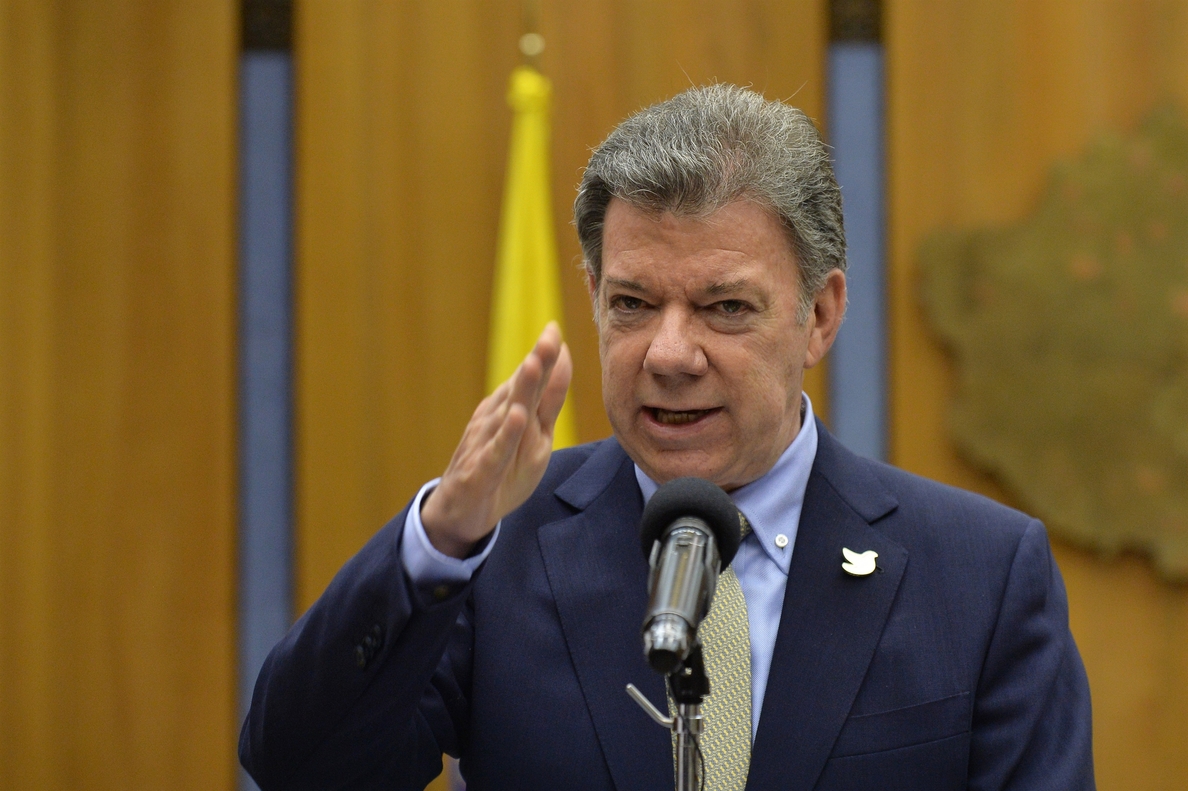 Santos advierte de que las acciones terroristas obligan al Ejército a «mantener la ofensiva»